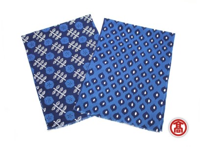 2種の手ぬぐい いちご柄 藍の花 ［髙島屋選定品］【藍染 いちご 手ぬぐい 民芸品 伝統技術 雑貨 小物 染物 きれい かわいい 花 ギフト 贈り物 おしゃれ 島根県 安来市】【価格変更】