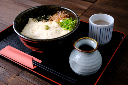 高原そば壱心　手打ち生そば4食セット【生そば 4人前 そばつゆ付き セット 蕎麦 玄そば 出雲そば そば 国産 無添加 手打ち 打ち立て 冷蔵配送 自家製 石臼挽き こだわり 人気 生麺 麺類 和食 食品 健康 美容 季節限定】