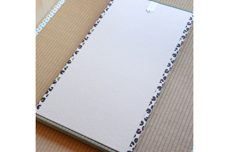 4分の1サイズの畳 コーヒー豆柄【畳 たたみ おしゃれ コンパクト 置き畳 壁掛け インテリア 数量限定 国産天然素材 和モダン 和風 和インテイリア 家具 マット 吸湿作用 ベビー T1/4=T-Quarter】