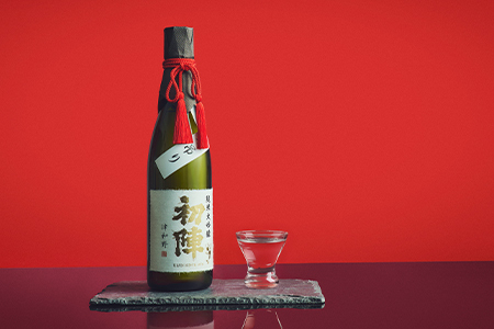 【のし付き・贈答用】新年の祝い酒にふさわしい「初陣・純米大吟醸・袋絞り」720ml【1667709】