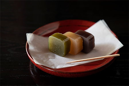 こだわりのあん3種で作った津和野銘菓・源氏巻とつわの羊羹の3味セット【1144611】