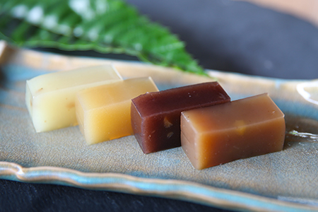 【食べ比べ】「純栗・あずき・ざら茶・そば茶」羊羹〈ミニ〉4種8本セット【1325153】