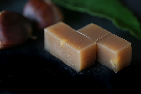 栽培期間中農薬・化学肥料不使用の天然栗がギュッと詰まった純栗羊羹〈ミニ4本〉【1325174】