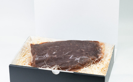 【100％グラスフェッドビーフ】ホースラディッシュの魚醤漬けで味わうローストビーフ500g