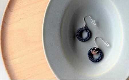 airy indigo ピアス