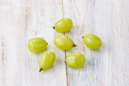 ぶどう 2026年  岡山市産 シャインマスカット 粒（カップ）100g×12  渡邊農園