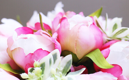 水換え不要!!ピオニー(芍薬)の花瓶に入った花束:pink