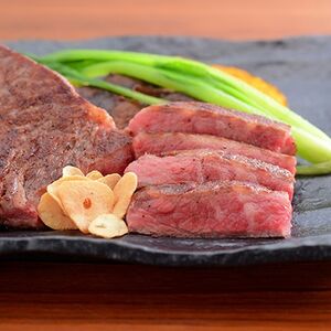 津山生まれ・津山育ち【つやま和牛】霜降りステーキ(リブロース・サーロイン)　600g(3枚)【配送不可地域：離島】【1030616】