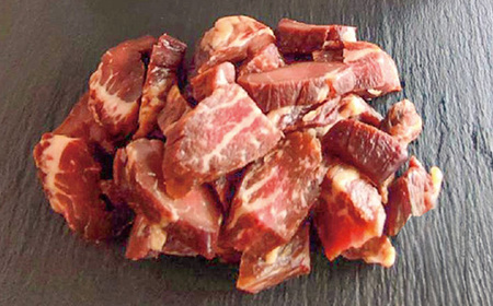 津山名物 いぶし銀の干し肉食べ比べ500g(モモ・ひわら) 津山に伝わる独自の文化で育った熟成肉【配送不可地域:離島】【1559959】