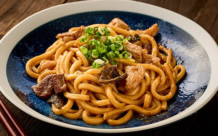 【冷凍】【4人前】津山名物ホルモンうどんセット(国産牛使用)【配送不可地域：離島】【1605327】