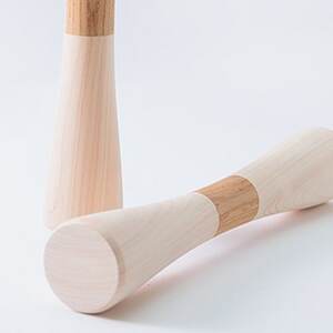 ぬくもりのある木製のダンベル【1433897】