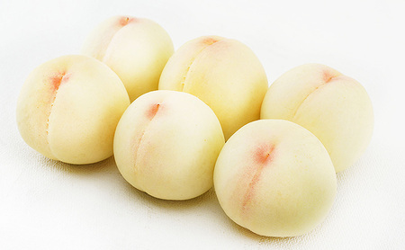 桃 2026年 先行予約 白桃 6玉(1玉250g以上)等級: ロイヤル 化粧箱入り もも モモ 岡山県産 国産 フルーツ 果物 ギフト 最高等級品 糖度12.0度以上 芳潤な香り贈答用 果汁滴る