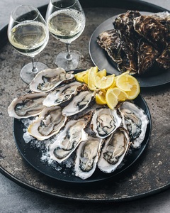 北海道 サロマ湖産 殻付き カキ 1.5kg カキナイフ付 牡蠣 海鮮 魚介 国産 貝付き 生牡蠣 生食 焼き牡蠣 蒸し牡蠣