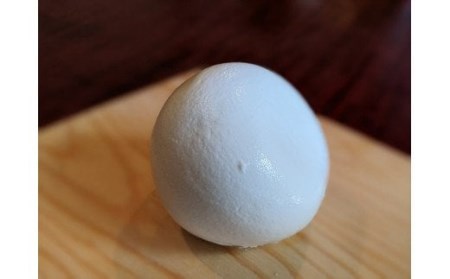 【11月~3月限定・牛乳】平飼い烏骨鶏卵6個 モッツァレラチーズ100g×2 ストリングチーズ50g×2