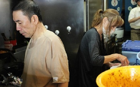 冷凍 ご飯 えびめし 4パック セット キッチンかいぞく B級グルメ チャーハン 加工品 惣菜 伝統的 ソウルフード あっさり コク 電子レンジ 簡単 便利