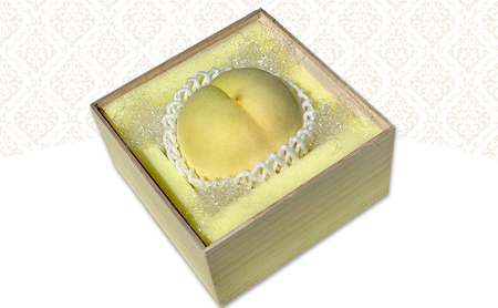 桃 2026年 先行予約 白桃 冬美白 とうびはく 極上1玉 「みち」  桐箱入り もも モモ 令和7年 岡山 赤磐市産 国産 フルーツ 果物 ギフト 果肉 しっかり 柔らかい 食感 大変貴重 高糖度 栽培方法