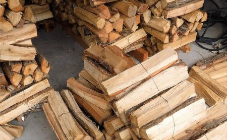 薪 キャンプ の 焚火 、 ストーブ ・ 暖炉 用に最適な 乾燥薪 18～20kg 日用品 ナラ クヌギ カシ 雑貨 焚火、ストーブ 暖炉用 