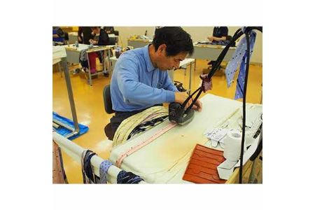 クラバットユキジ製ネクタイ(ネイビー・チェック)_装飾品・工芸品 ネクタイ・ベルト 服飾小物 _【1073262】