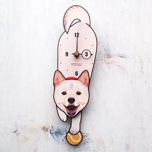 白柴犬(口開)-犬の振り子時計 （手に持たせるものを15種類の中から選べる）C-CD-180A