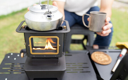 IRON STOVE / 1台 アイロンストーブ ストーブ コンパクト ヴィンテージデザイン レトロ お洒落 暖 調理 照明