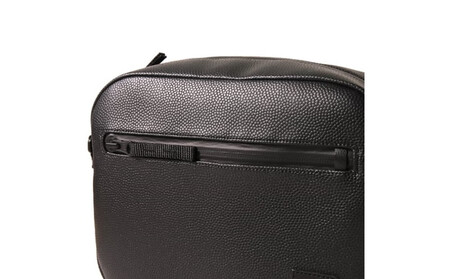 \年内発送/ショルダーバッグ/ ブラック E126