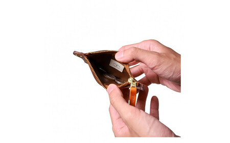 \年内発送/パスケース栃木レザーWコガシ/淡茶 L011