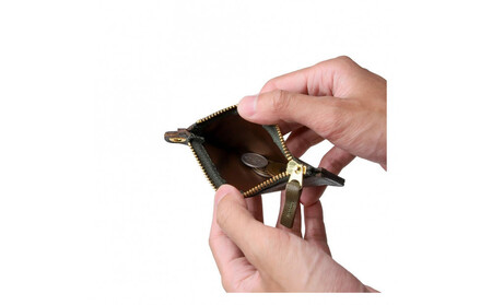 ＼年内発送／パスケース栃木レザーWコガシ/カーキ L011