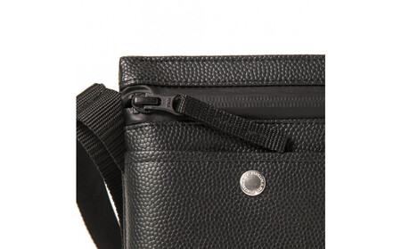 \年内発送/サコッシュ / ブラック E048