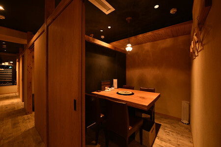 炭火焼肉　ごろう　流川店　ペア食事券　記念日コース