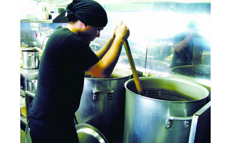 鍋一つで出来る　生スープげんこつらーめん　4食入り