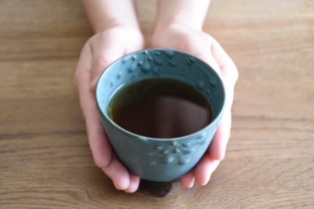 いっちん文様 陶器製 そば猪口 亜麻色と錆浅葱色の仲良しペアセット 食器 陶器 器 小鉢 おちょこ 手づくり 焼き物 おしゃれ 広島県 呉市