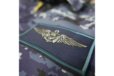 防寒ブルゾン (海上自衛隊デジタル迷彩柄) 2か所ワッペン付 (ウィングマーク・自衛艦旗)  Mサイズ ku091-059-m-r