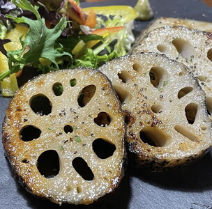 【農家直送！】オーガニックレンコン 1kg ｜ レンコン オーガニック 蓮根 産地直送 シャキシャキ 甘み 野菜 やさい 根菜 食品 広島県 竹原市　※2024年8月上旬頃より順次発送予定