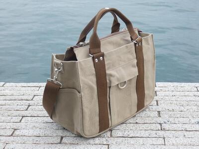 miniーKOGU (A4・ファスナー開閉）カーキ／茶　2WAY［尾道 帆布鞄 彩工房］