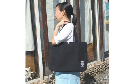 TR-B4肩掛けトート（Ｂ4対応）黒［尾道 帆布鞄 彩工房］
