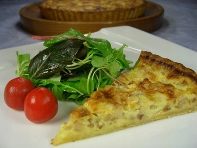 【ナティーク城山】パンチェッタと玉ねぎのキッシュ（思わず白ワインが欲しくなる）