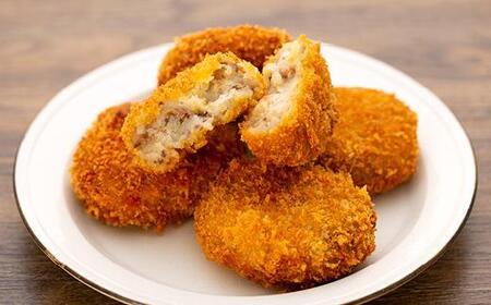 【崎本精肉店】尾道の老舗お肉屋さんの手作りコロッケ10個&瀬戸内豚のトンカツ3枚入り!