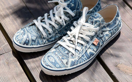 靴 デニム抜染（ばっせん）スニーカー 25.5cm 靴 ファッション シューズ  ペイズリー柄 [BADS005]