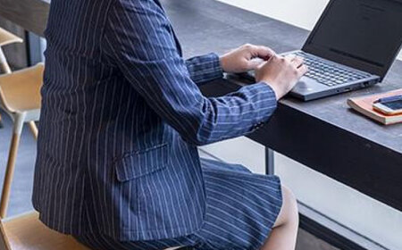 スーツ 【レディース】 国産デニムの「パターンオーダーセットアップ」（ベーシックフレア・ネイビー/無地）[BADS029]