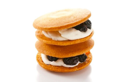 杏とラムレーズンサンド菓子 10個入り [BAFL003] お菓子