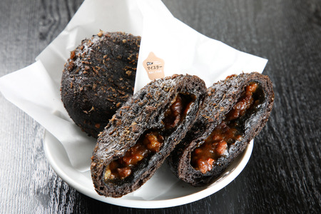 お肉屋さんがつくった和牛カレーパンとガリバタカレーパン６個セット