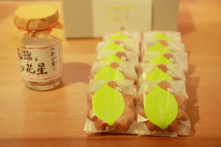 もみじの出逢い牡蠣セレクション（もみじまんじゅうと牡蠣のオイル漬けセット）