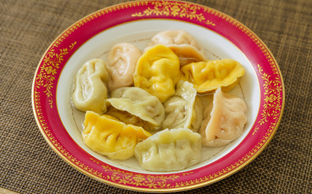 エクスプローア自家製　中華冷凍セット(焼き小籠包、焼き棒餃子、彩り水餃子)3種入 新鮮な国産豚肉と野菜を使って、生地から手作りの本場の中華の味わい