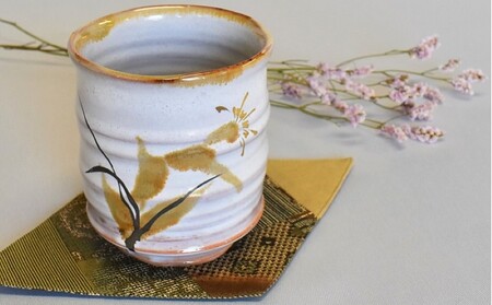 萩焼 草花文金銀彩湯呑｜HG000091