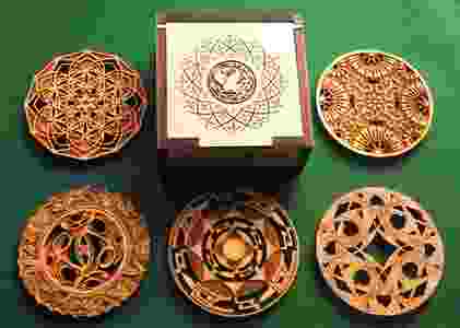 コースター木製 伝統文様 古代編 5枚組 特製ケース入 贈答 雑貨 敷物｜HG000869
