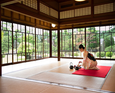 電動アシスト自転車で非日常な空間を満喫“菊屋家特別席での抹茶体験”“職人技体感！オリジナル蒲鉾作り体験”　体験型ツアー返礼品1名様分｜HGH00047