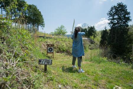 ★アメリカンBBQ付き★森のフィールドアーチェリー体験２名様分
