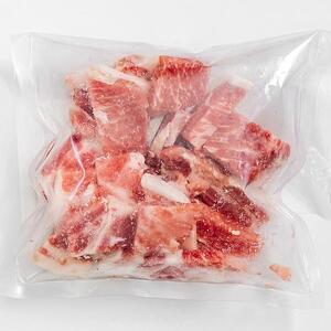 山口県産豚肩ロース角切り250ｇ×10パック小分けセット│携帯の電波も届かない環境で育った旨みたっぷりのハイポー豚