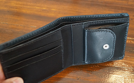 本革製二つ折り財布(小銭・カード・お札ほか)ネイビー F6L-375