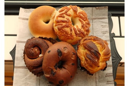 スタッフおまかせ 「訳あり」詰合わせセット15個/冷凍パン 食べ比べ 菓子パン フランスパン 総菜パン